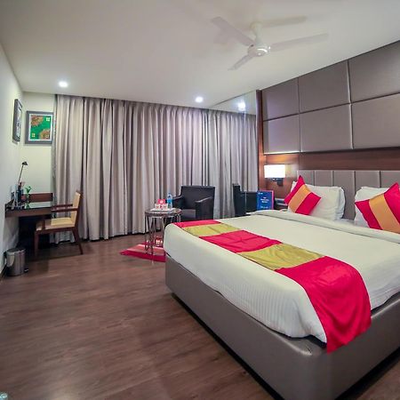 Oyo 6472 Hotel Metropolitan Vijayawada Ngoại thất bức ảnh