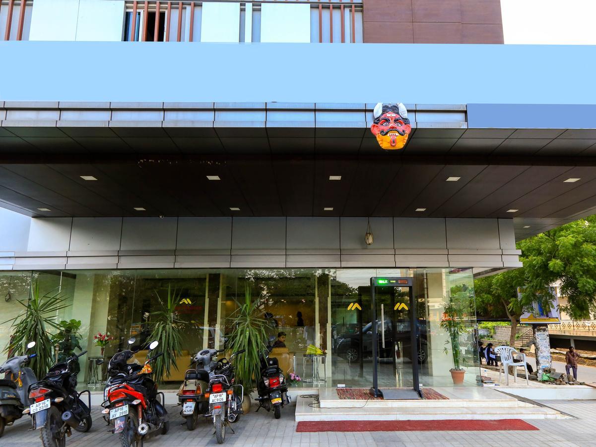 Oyo 6472 Hotel Metropolitan Vijayawada Ngoại thất bức ảnh