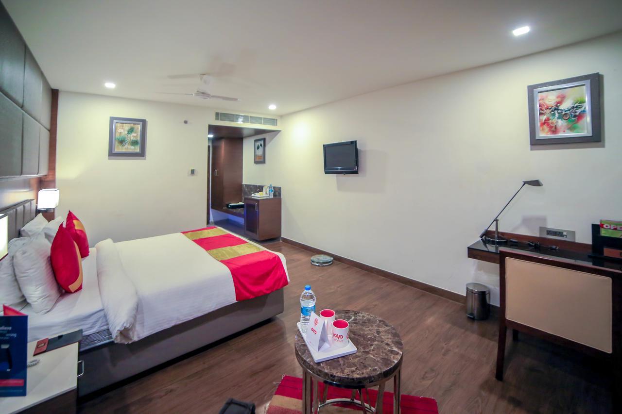 Oyo 6472 Hotel Metropolitan Vijayawada Ngoại thất bức ảnh