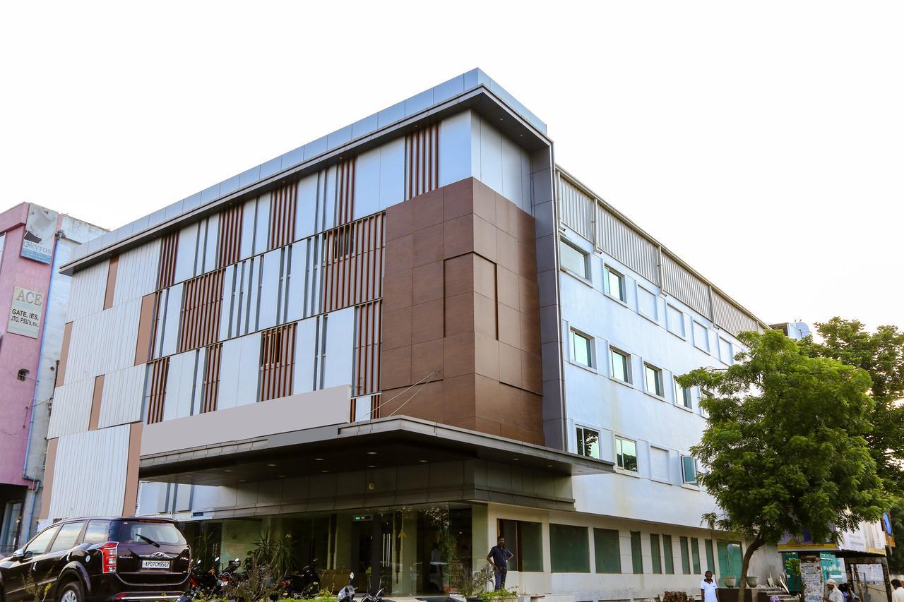 Oyo 6472 Hotel Metropolitan Vijayawada Ngoại thất bức ảnh